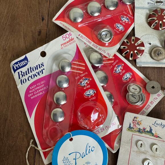 True Vintage Bakelite Celluloid Plastic Button Variety Bundle LOT 13 ounces - Picture 3 of 13